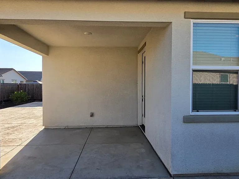 816 Loon St — Photo 34
