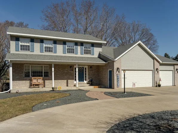 1521 Ridge Dr NE, Rochester, MN 55906