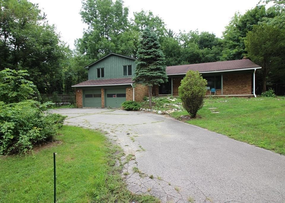 1st image of 475 Huntington Dr