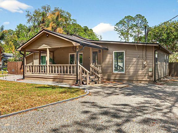 3rd image of 3561 CAPPER Road