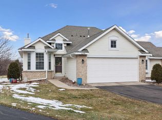 16235 Crystal Hills Dr, Lakeville, MN 55044