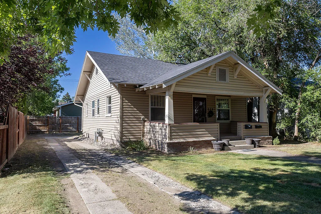 3 bed, 1926 sqft, $1,850 — Photo 1