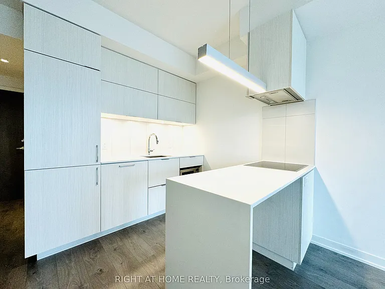 20 Richardson St #404 — Photo 17