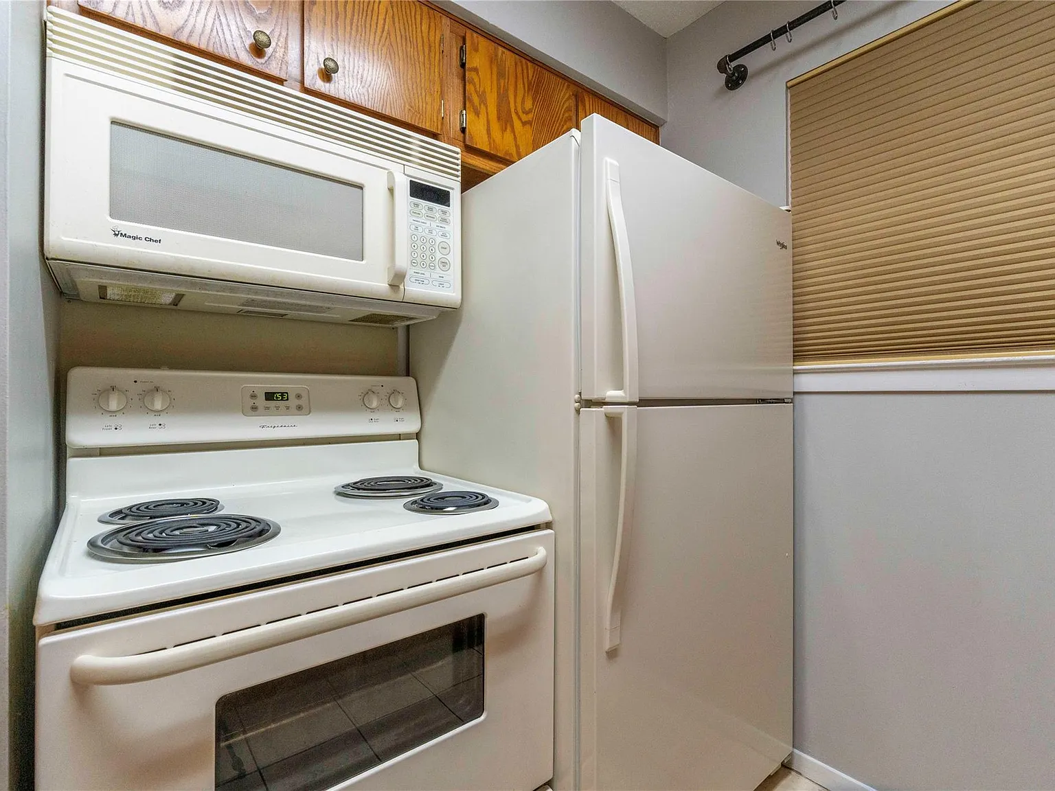2 bed, 1.0 bath, 749 sqft, $1,000 — Photo 4