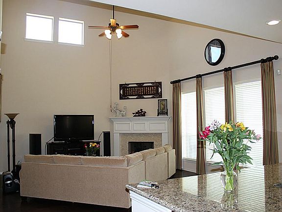 Double high ceiling in family room.