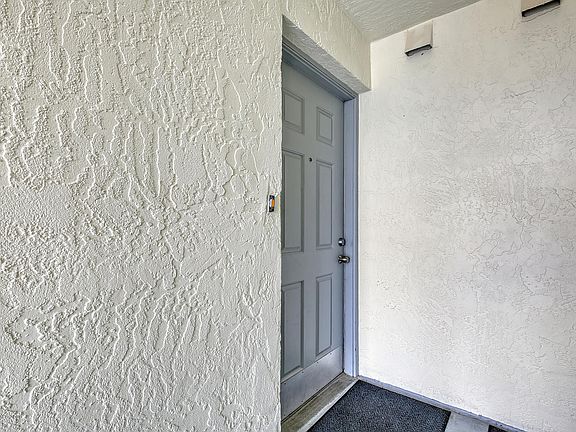 5th image of 7400 Ridgewood Ave #202