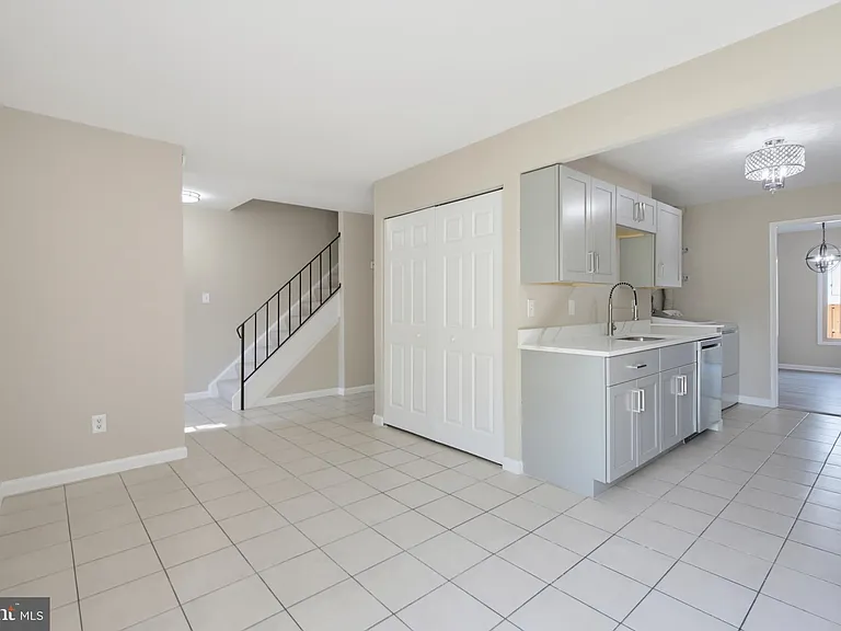 744 Cordell Way — Photo 6