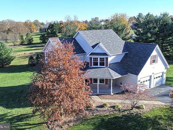 2nd image of 3735 Maplecrest Ct