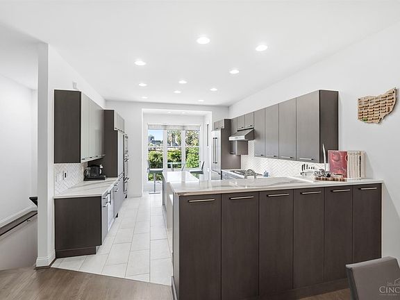 4th image of 336 Boal St