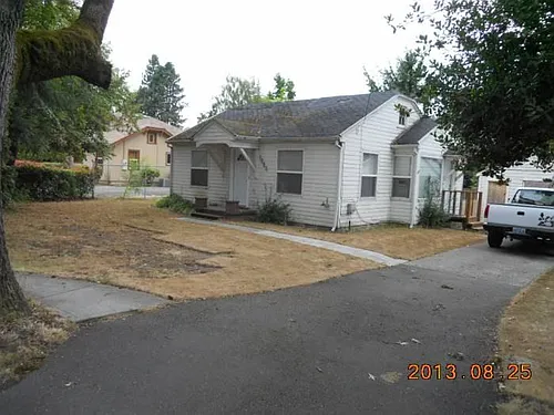 1023 E Main St Photo 1