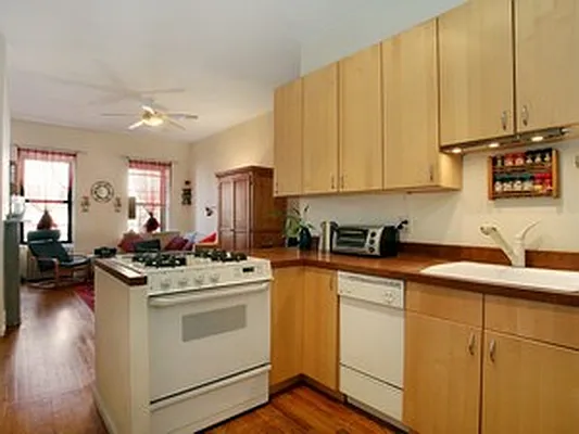 Sold by Citi Habitats | media 10