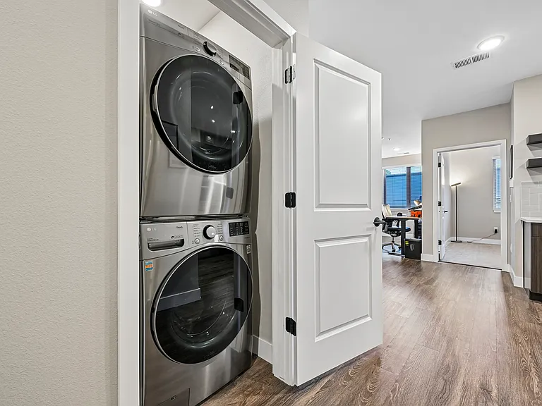 2729 W 28th Ave #505 — Photo 13