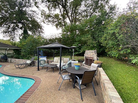 Pool yard with fireplace