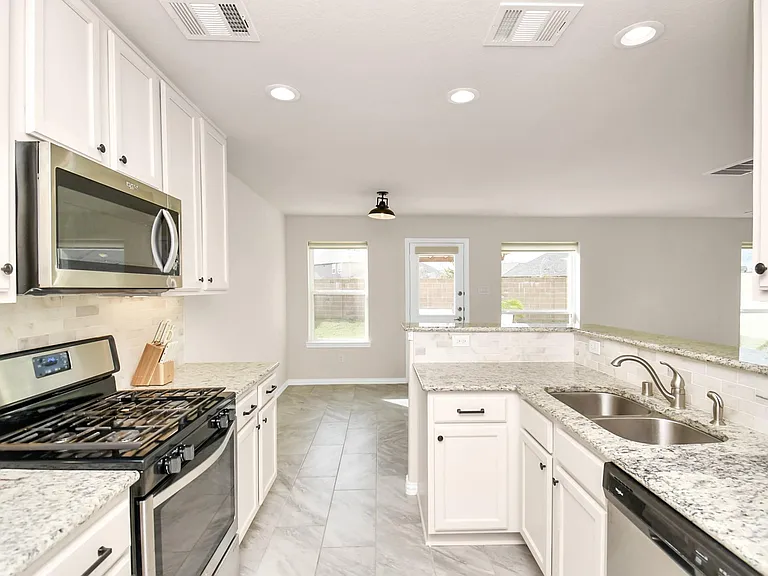 2217 Windy Grove Dr — Photo 13