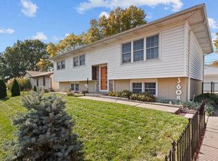 3608 Parkdale Dr, Bettendorf, IA 52722