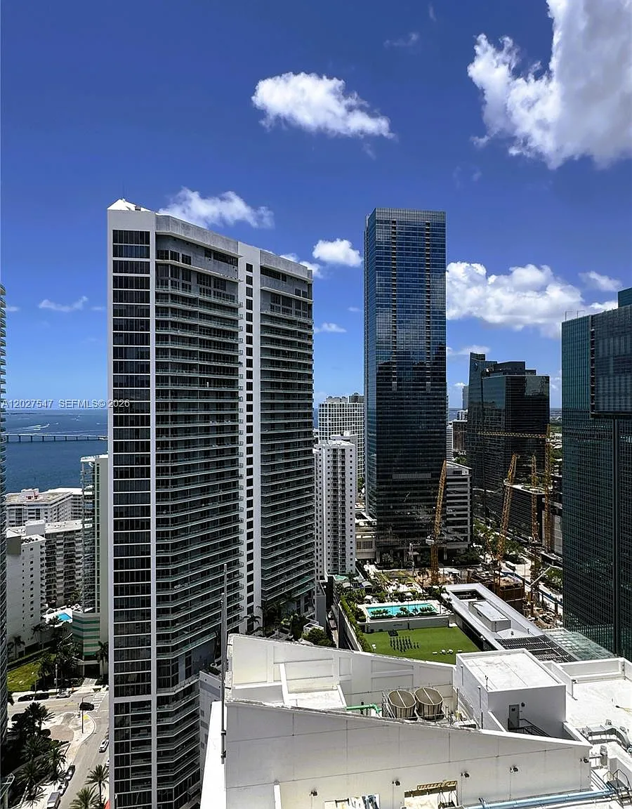 The Club At Brickell Bay — Photo 4