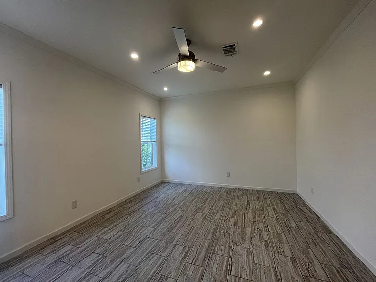 557 Bimini Cay Cir #557 — Photo 10