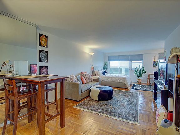 2nd image of 6636 Yellowstone Blvd APT 26E