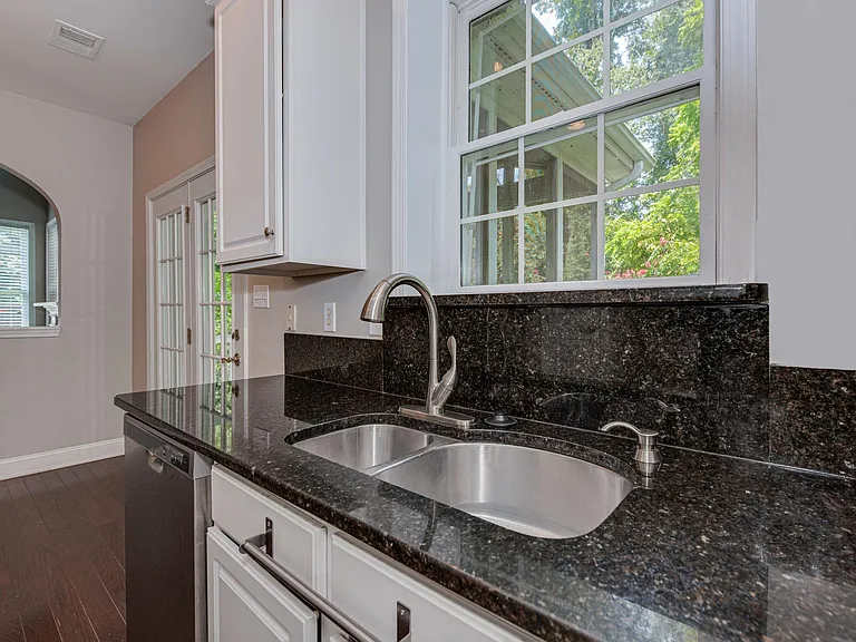 Sablewood Dr — Photo 22
