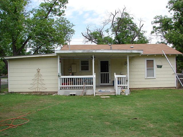 2nd image of 521 N Camp St