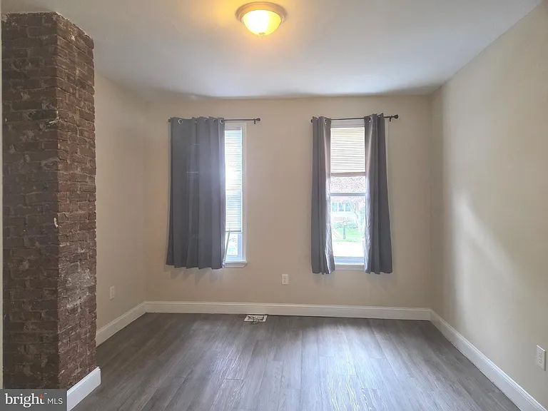 157 Robertson Ave — Photo 10