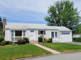46 Balsam Ct, Cranston, RI 02920