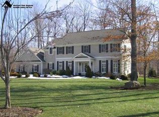 507 Manorbrook Dr, Chagrin Falls, OH 44022