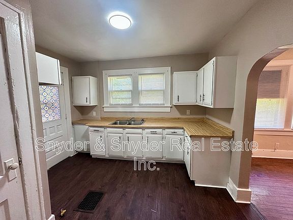 5th image of 700 Noble Ave