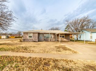 801 Yonkers St, Plainview, TX 79072