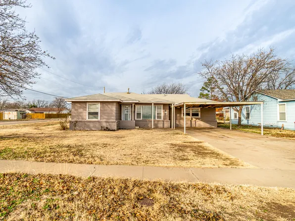 801 Yonkers St, Plainview, TX 79072