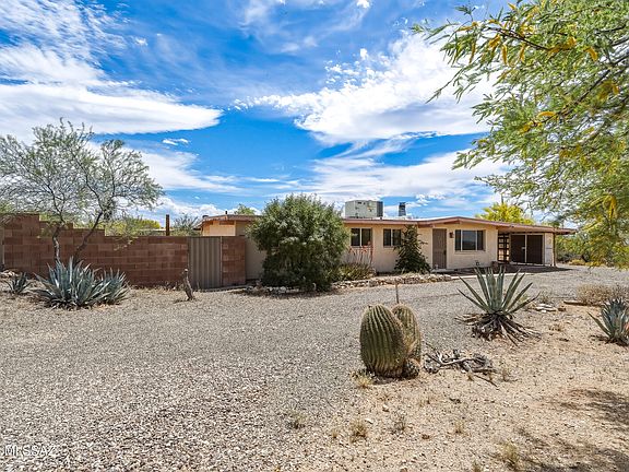 3rd image of 202 E Mountain Vista Pl