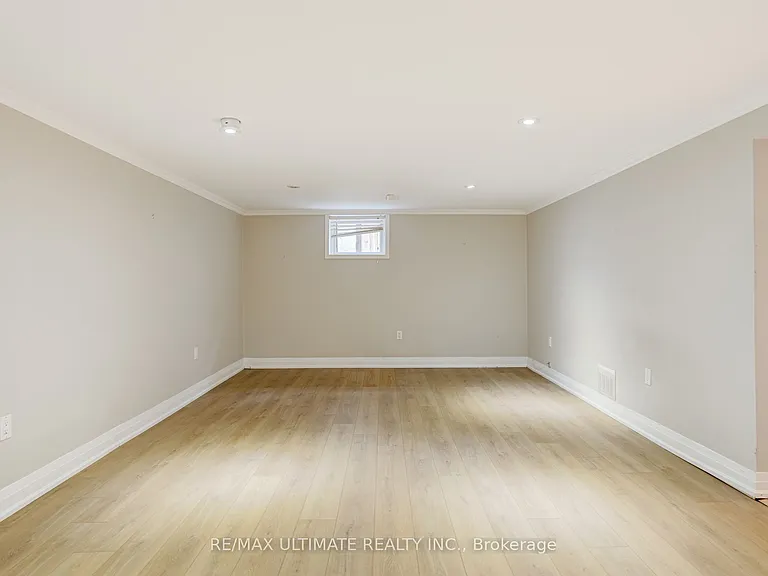 114 Canlish Rd — Photo 4