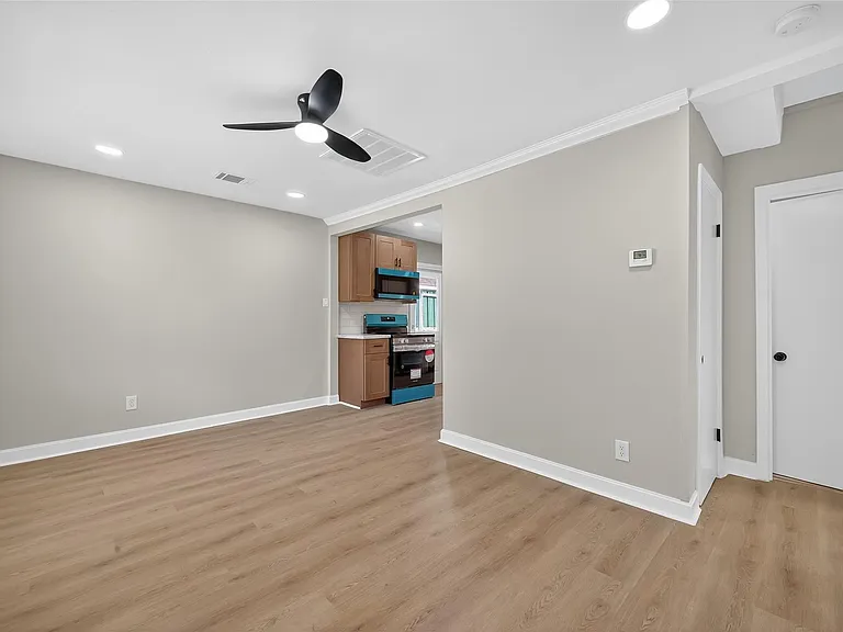 889 Chas Ln — Photo 5
