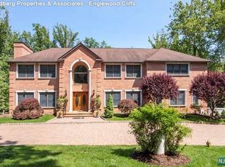 154 Orangeburg Rd, Old Tappan, NJ 07675