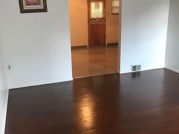 3rd image of 111 N Fremont Ave
