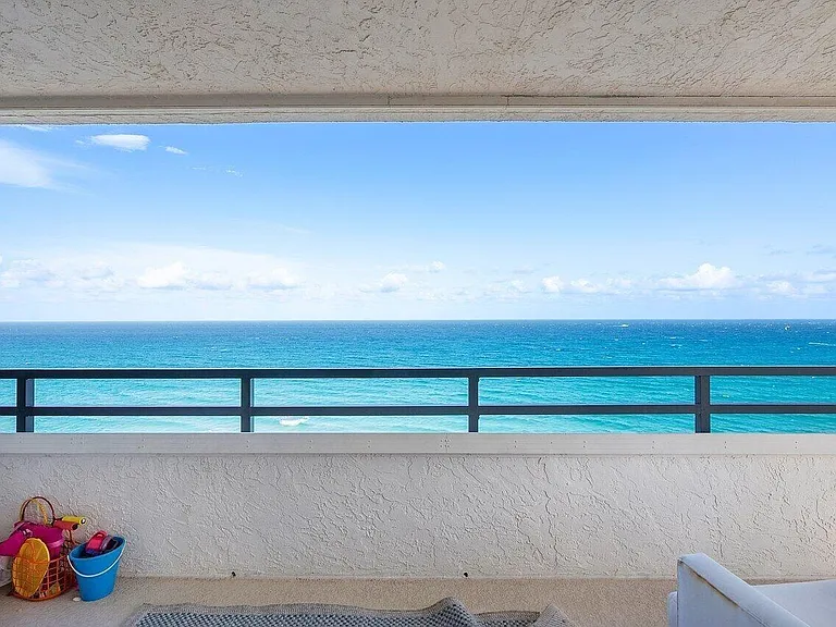 3560 S Ocean Blvd #Penthouse 1 — Photo 2