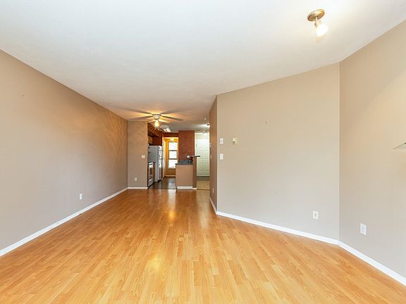 4th image of 22277 122nd Ave #206