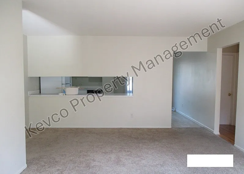 4 bed, $2,100 — Photo 4