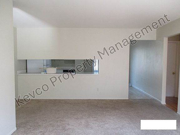 4th image of 2801 Stanford Rd