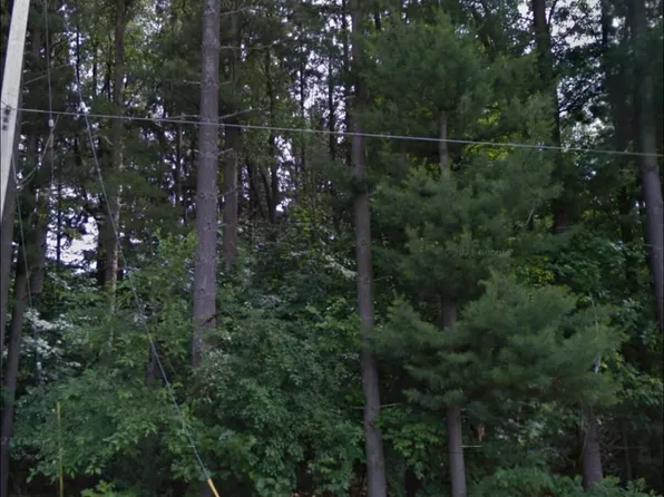 Parkwood Dr, Jonesville, MI 49250