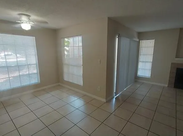 8746 Mallard Reserve Dr, Tampa, FL 33614