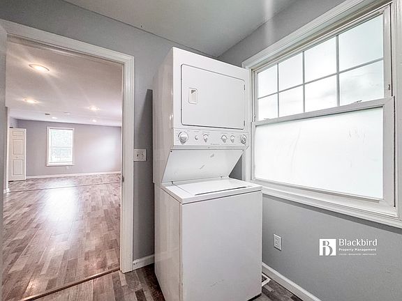 5th image of 716 55th St NE #1