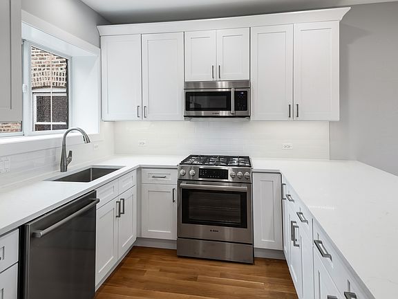 3rd image of 4626 N Ashland Ave