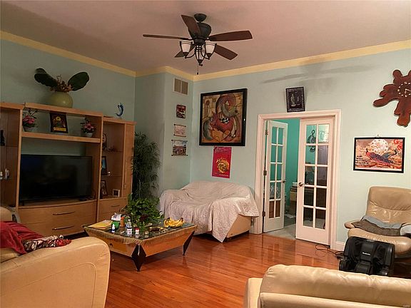 3rd image of 3122 Garden Hill Ln