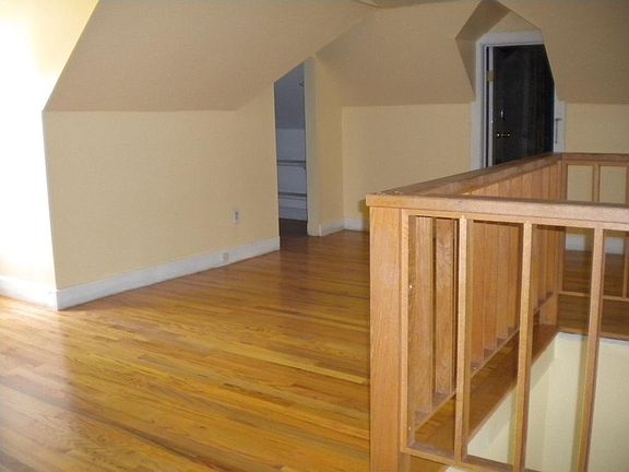 4th image of 522 N Division St APT 4