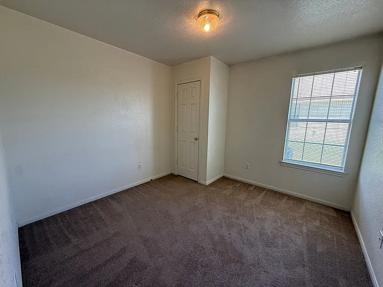 3208 Raven Dr — Photo 11