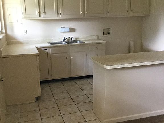 4th image of 2570 Cluster Ave