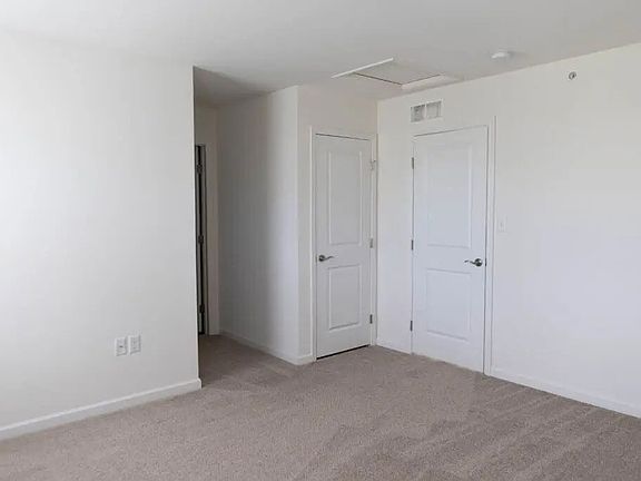 5th image of 26 Howard Dr