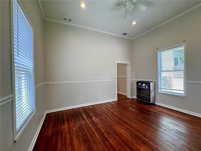957 Coleman St SW — Photo 4