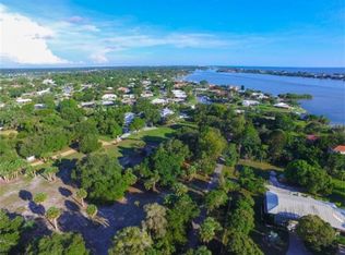 350 Lychee Rd, Nokomis, FL 34275